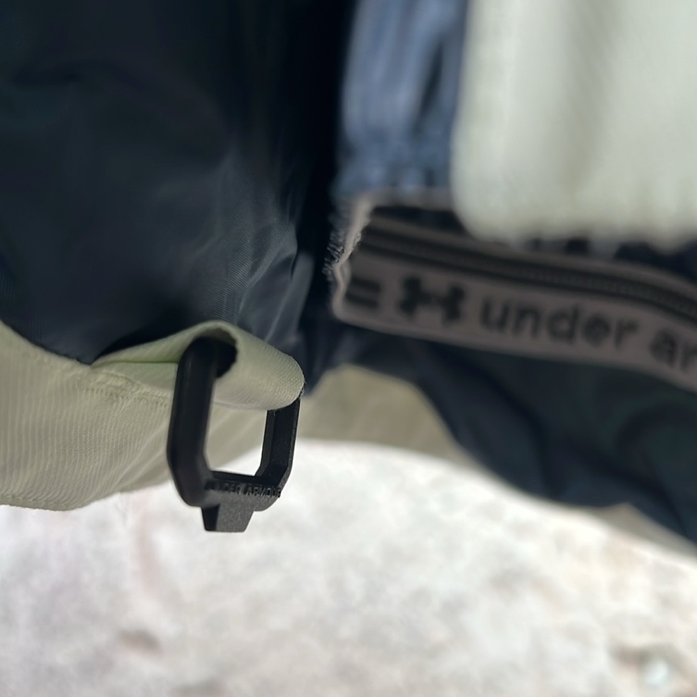 Small under Armour cold gear infrared small jacket. A626 - Picture 11 of 11